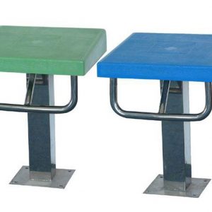 Swimming pool departure platform