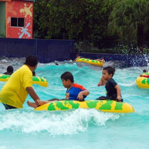 Wave pool water park